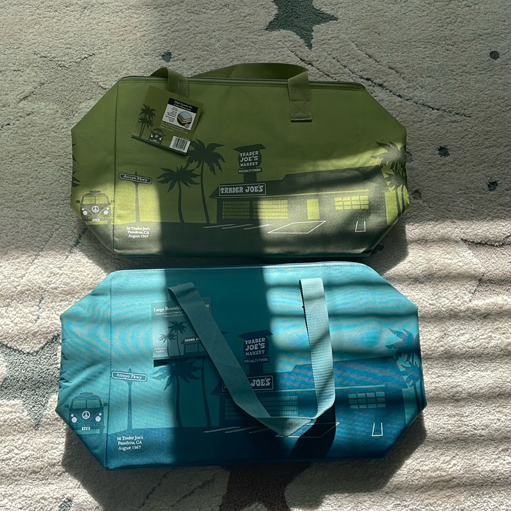 BNWT Trader Joes Ltd Edition XL Reusable Insulated Bag NEW RELEASE! x 2